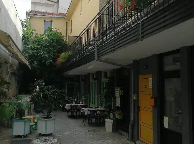 Centar No2 Parking On Request Νόβι Σαντ